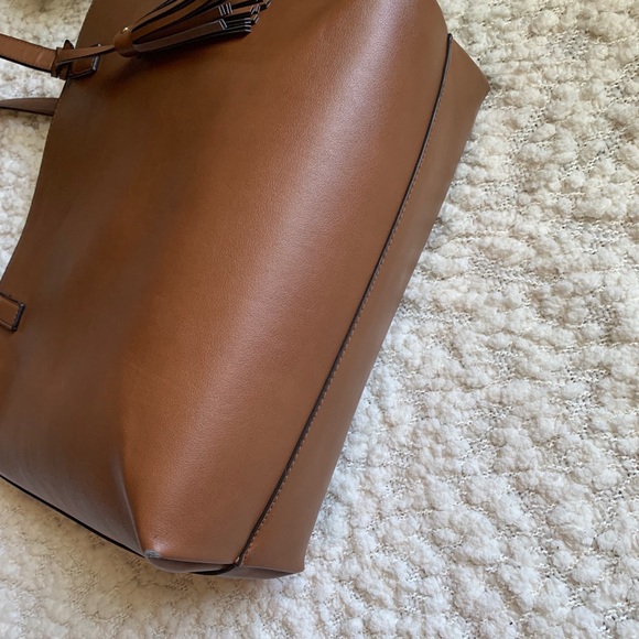 ON HOLD!!!‼️FINALE PRICE‼️Purse 👜 - Picture 2 of 8